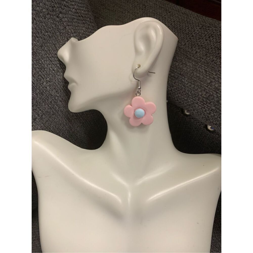 Daisy Dangle Flower Earrings